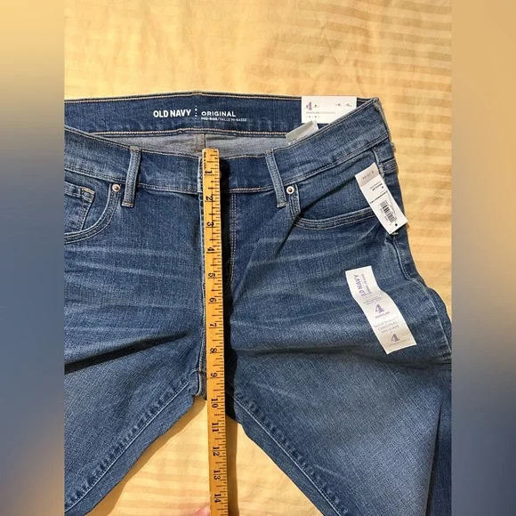 Old Navy flared jeans. Size 4. - Picture 5 of 5